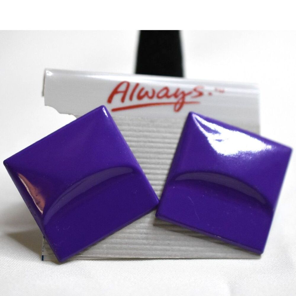 NIP 50's Style Glossy Purple Metal Square Raised Curved Ridge Stud Earrings